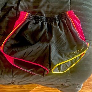 Nike DriFit Athletic Shorts Black - Large